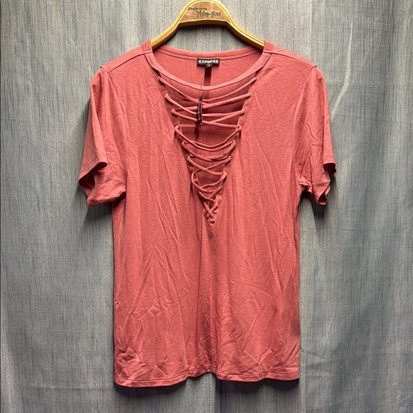 Express Pink Cut Out Short Sleeve T-Shirt size XS NWT - Picture 1 of 7